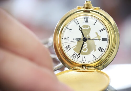 懐中時計⌚　ヤングマガジン