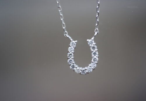 馬蹄　ネックレス